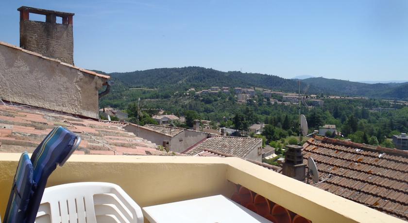 Апартаменты Appartement à Gréoux-les-Bains