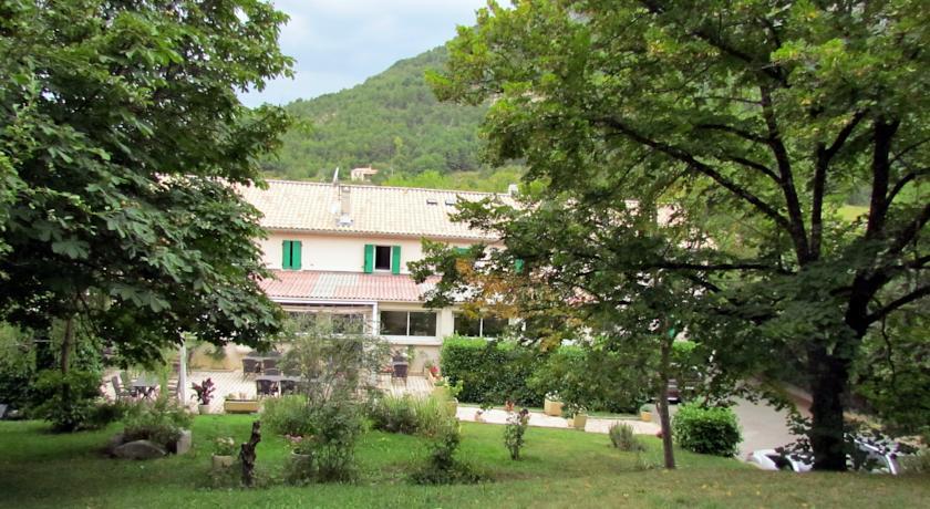 Отель Hôtel Restaurant Le Lachens