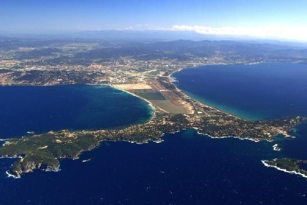 Апартаменты Presque sur la plage et près du port Niel I