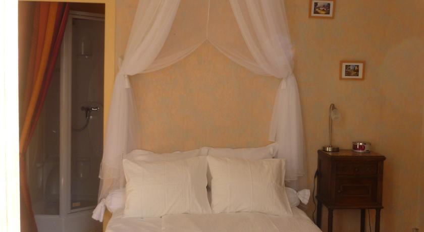 Апартаменты French Holiday Accommodation