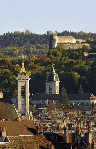 Отель ibis budget Besançon Centre Gare