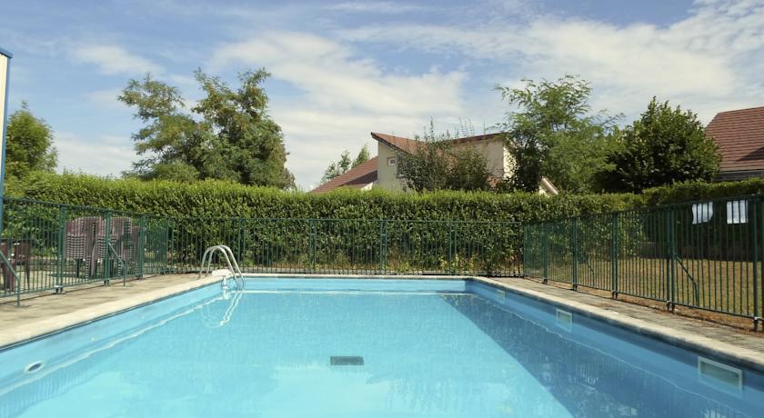 Апартаменты Appart'Hotel Les Acacias