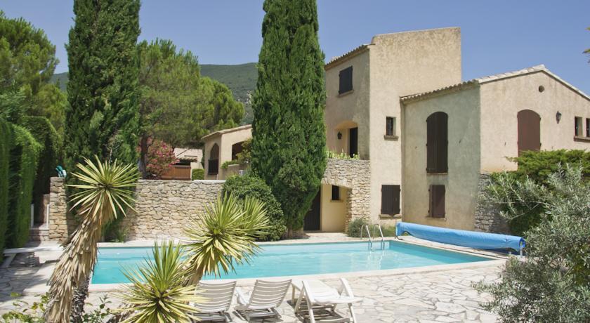 Вилла Le Clos du Papoune