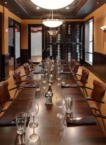 Отель Sheraton Roanoke Hotel & Conference Center