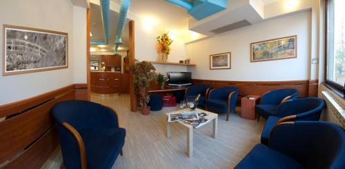 Отель Hotel Ristorante Tre Leoni