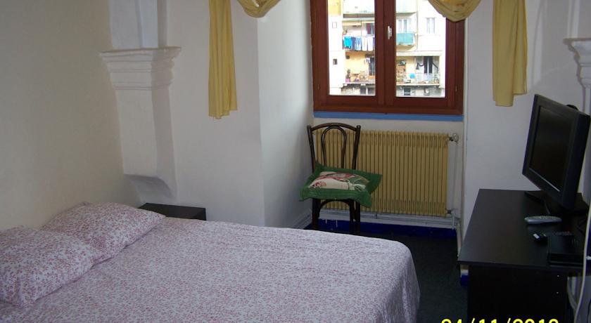 Отель Auberge du Pont Vieux