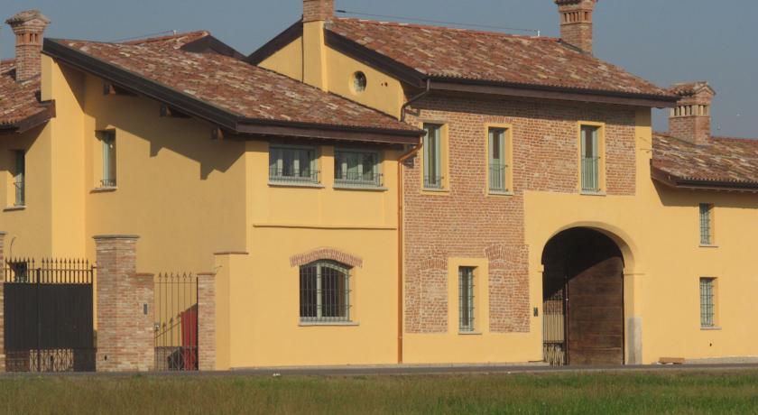 Отель Agriturismo Cascina Pezzolo