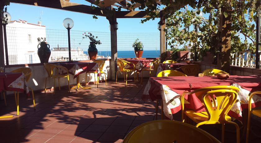 Отель Albergo B&B Celestina Peschici