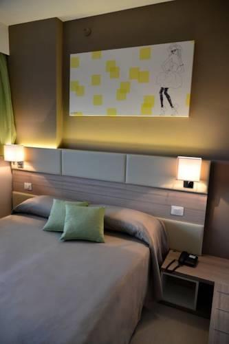 Отель Hotel Cristina