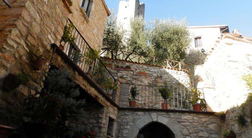 Гостевой дом Residenza di Paese Castello del Poggio