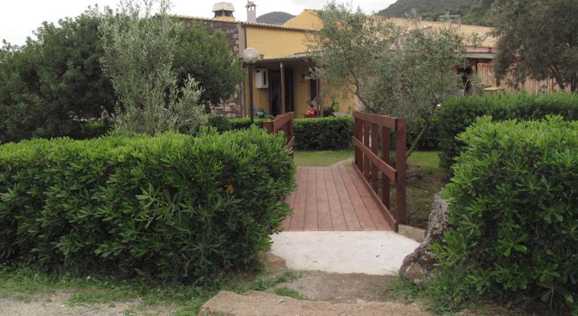 Отель Hotel Ristorante Antico Borgo Narcao