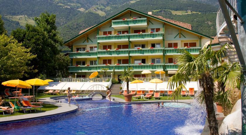 Отель Familien-Wellness Residence Tyrol
