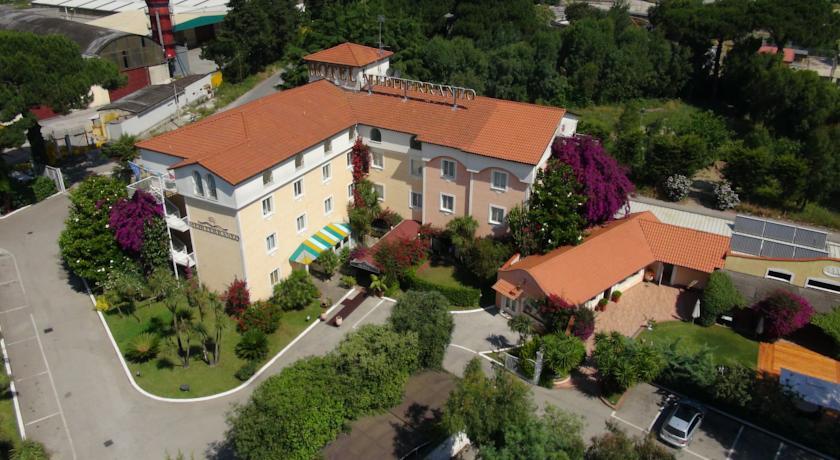 Отель Hotel Mediterraneo