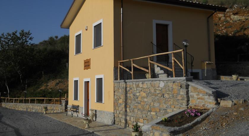 Отель Azienda Agrituristica La Casetta del Pollino