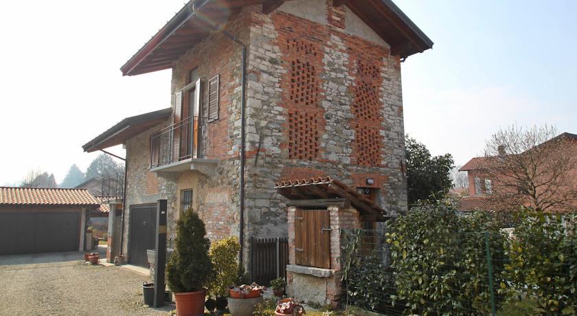 Апартаменты Holiday home Travedona Monate II