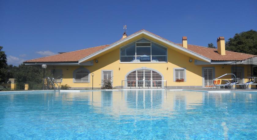 Отель Agriturismo Il Casale delle Ginestre