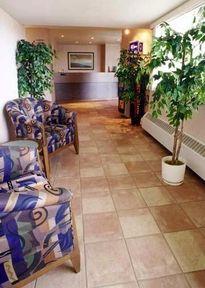 Отель Econo Lodge Fort St. John