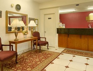 Отель Days Inn and Suites Starkville