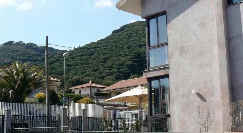 Апартаменты Etna Holiday Home