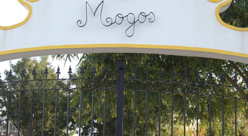 Отель Herdade Dos Mogos
