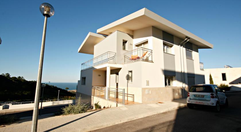 Апартаменты Trade Winds - Holiday Villas