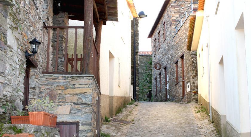 Отель Casa da Aigra