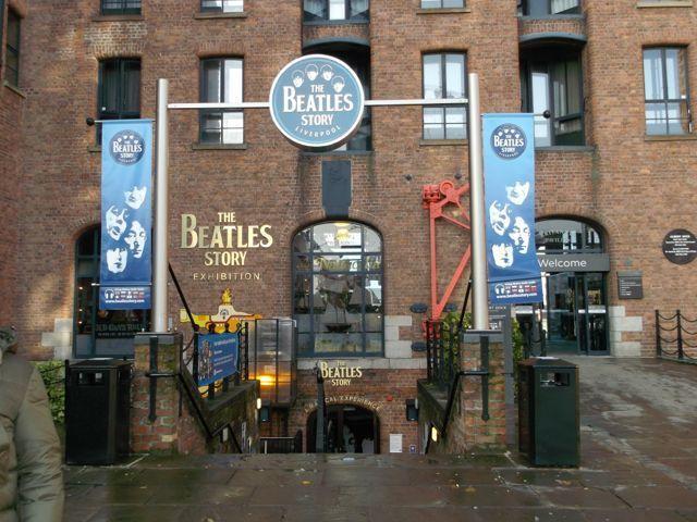 Exec Apt Albert Dock