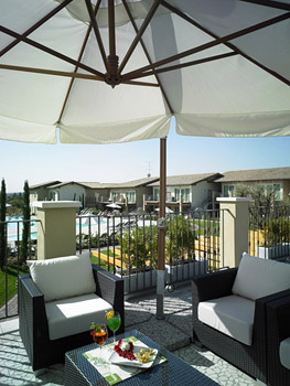 Отель Ramada Lake Garda