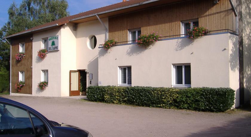 Отель Hôtel Les 3 Sapins