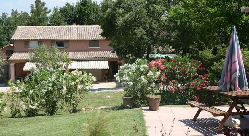 Апартаменты Le Gîte de Pernes II