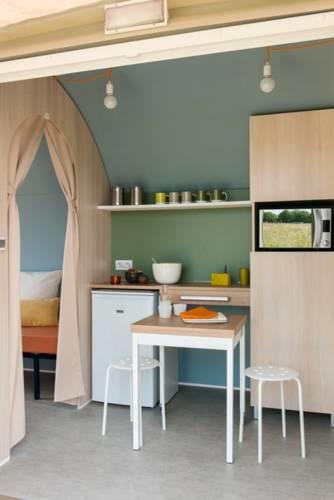 Отель Soko Lodges
