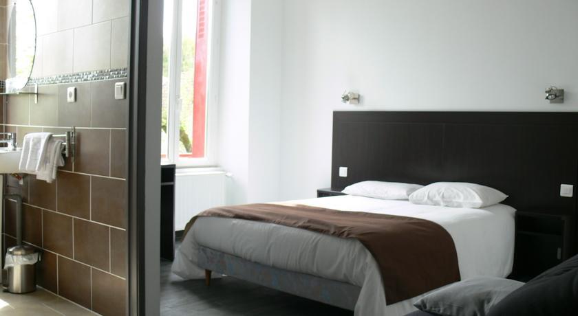 Отель Hotel Le Saint Julien