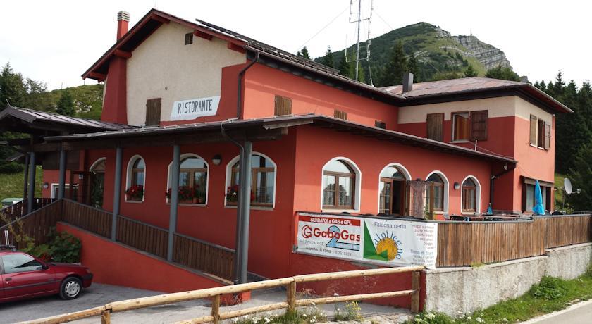 Отель Albergo Ristorante Garda