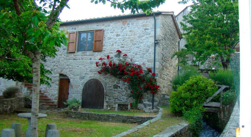 Апартаменты La Cascatella B&B