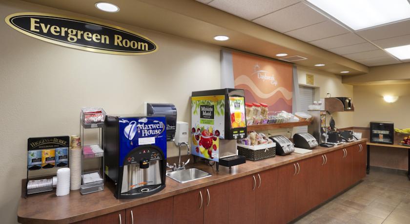 Отель Days Inn Thunder Bay North