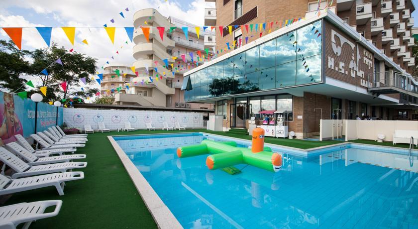 Отель Family Hotel Savini