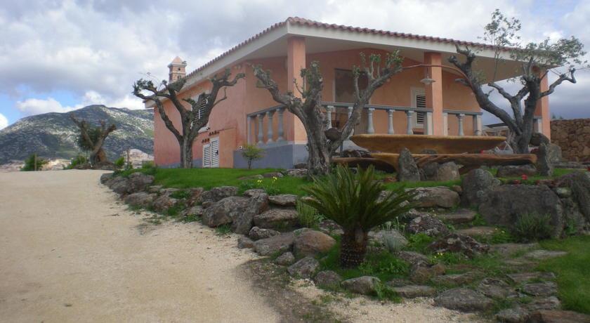 Апартаменты Casa Vacanza Petrosu