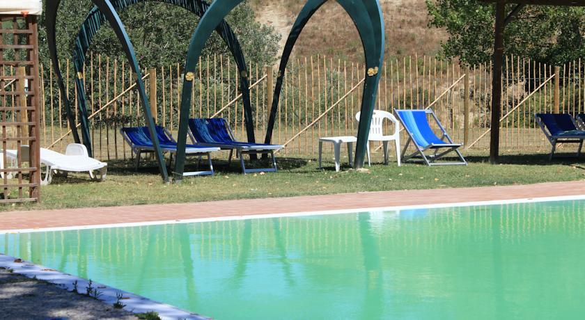 Отель Borgo di Toiano Country Holidays
