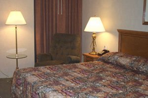 Отель Pear Tree Inn Overland Park