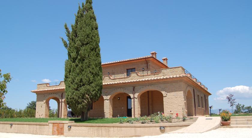 Отель Agriturismo Poggio Al Tufo