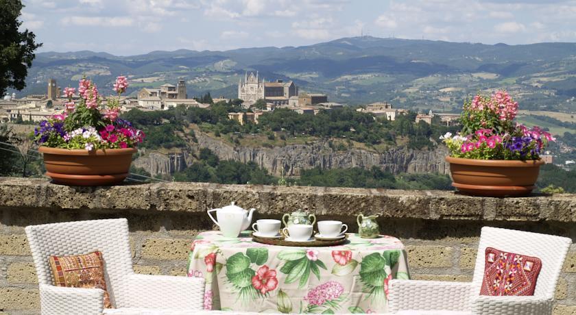 Отель La Finestra su Orvieto