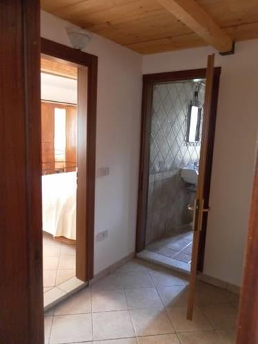 Отель All'ombra degli Ulivi B&B