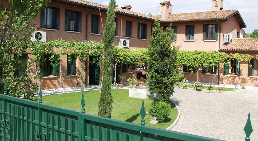 Гостевой дом Dreon B&B and Apartments