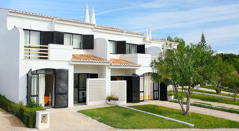 Апартаменты Holiday home Armação de Pêra I