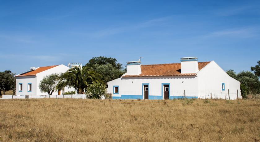 Апартаменты Montadinho Houses