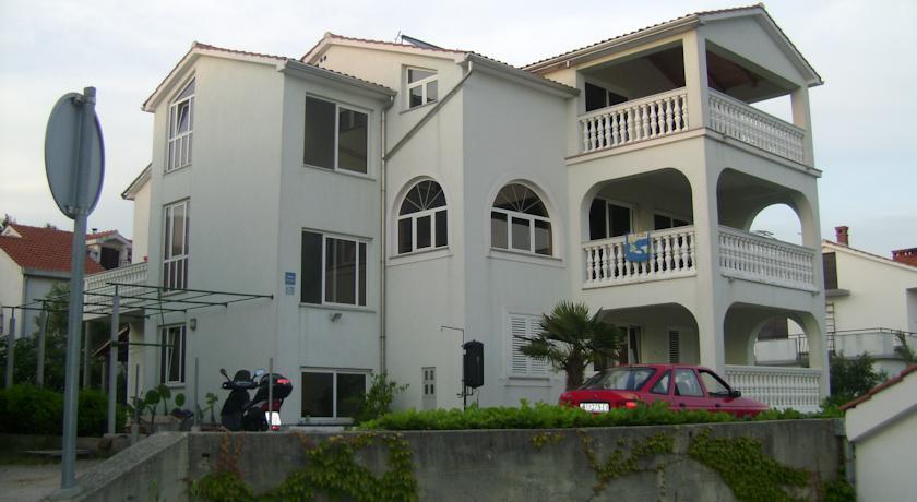 Апартаменты Apartments Šamanić