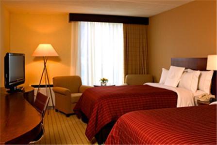Отель Sheraton Milwaukee Brookfield Hotel
