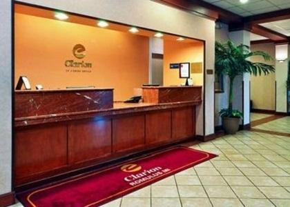 Отель Clarion Hotel Detroit Metro Airport