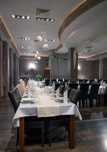 Отель Hotel Nowy Dwór