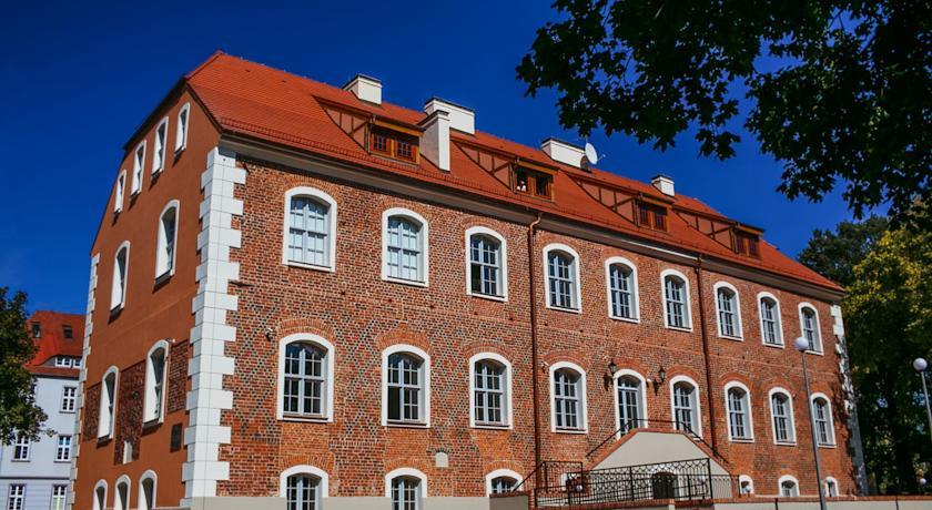 Отель Centrum Konferencyjne Zamek